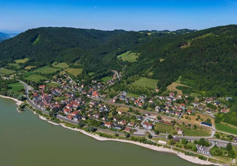 Apartamento Zu Hause Am Bach Aggsbach Exterior foto